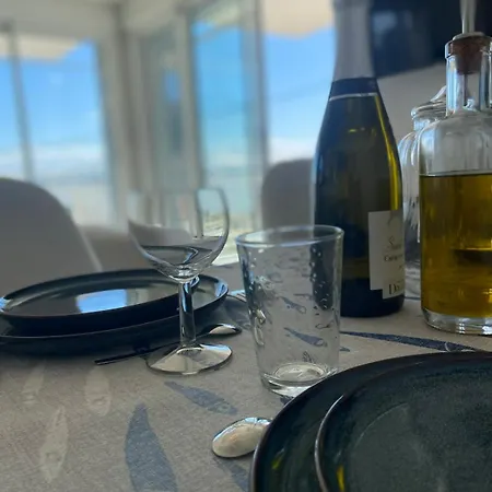 Apartment En Vue, Bord De Mer, Wifi, Balcon