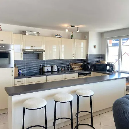 Apartment En Vue, Bord De Mer, Wifi, Balcon *