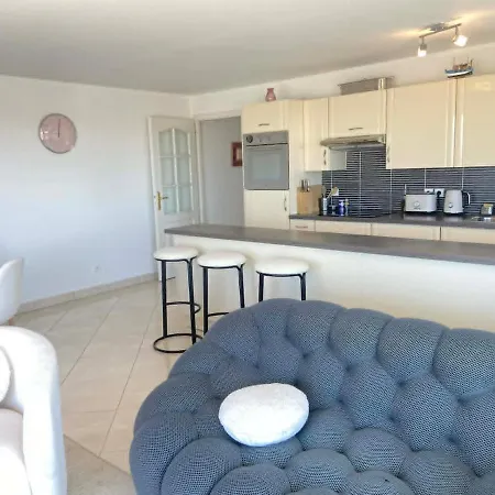Apartment En Vue, Bord De Mer, Wifi, Balcon *